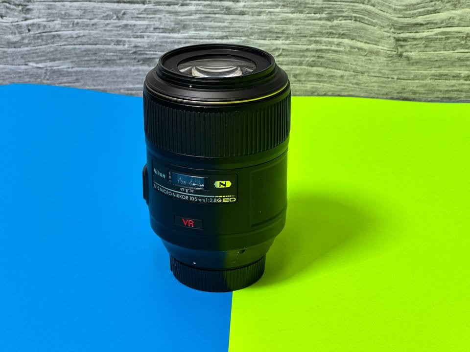 Nikon AF-S VR Micro-Nikkor 105mm f/2.8G IF-ED - F-mount