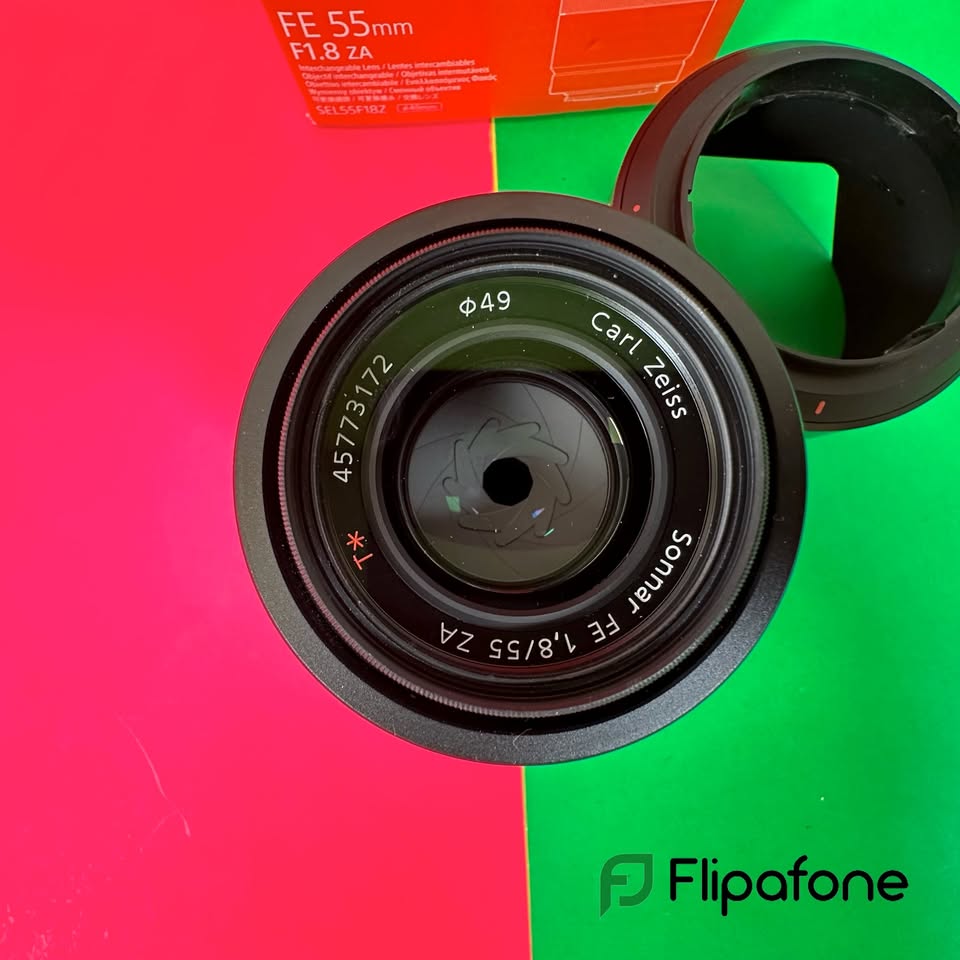 Sony Sonnar T* FE 55mm f/1.8 ZA - E-mount